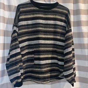 Cute green sweatshirt with a pocket